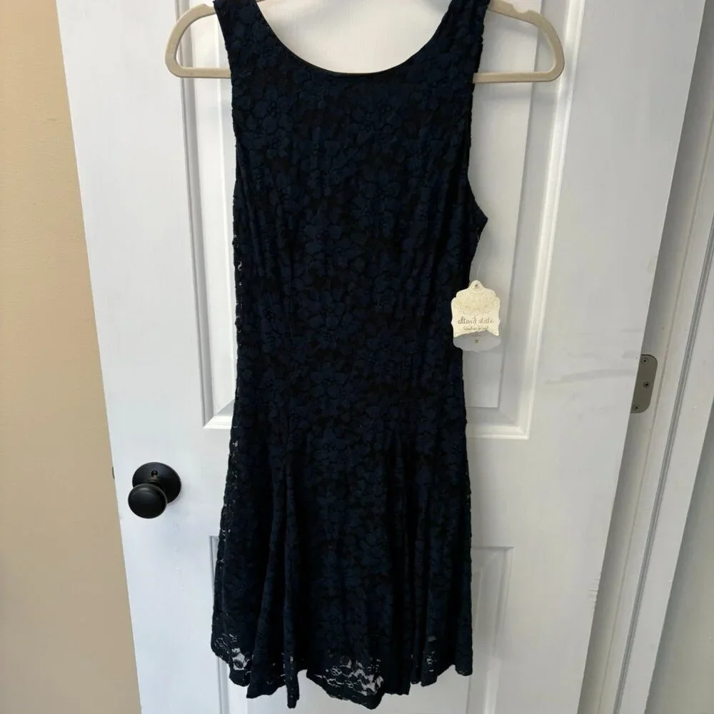 Navy & Black Lace midi-dress - Picture 1 of 2